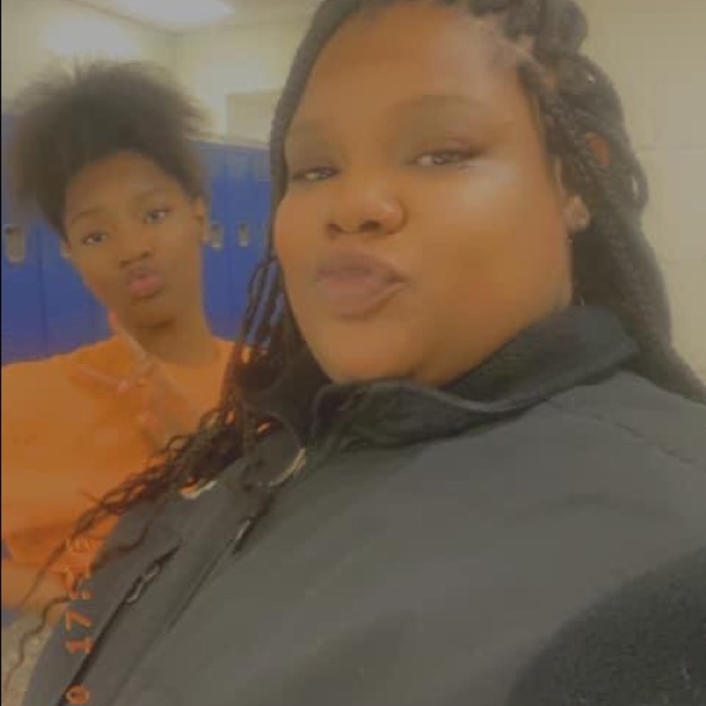 Meet your Posher, Akico